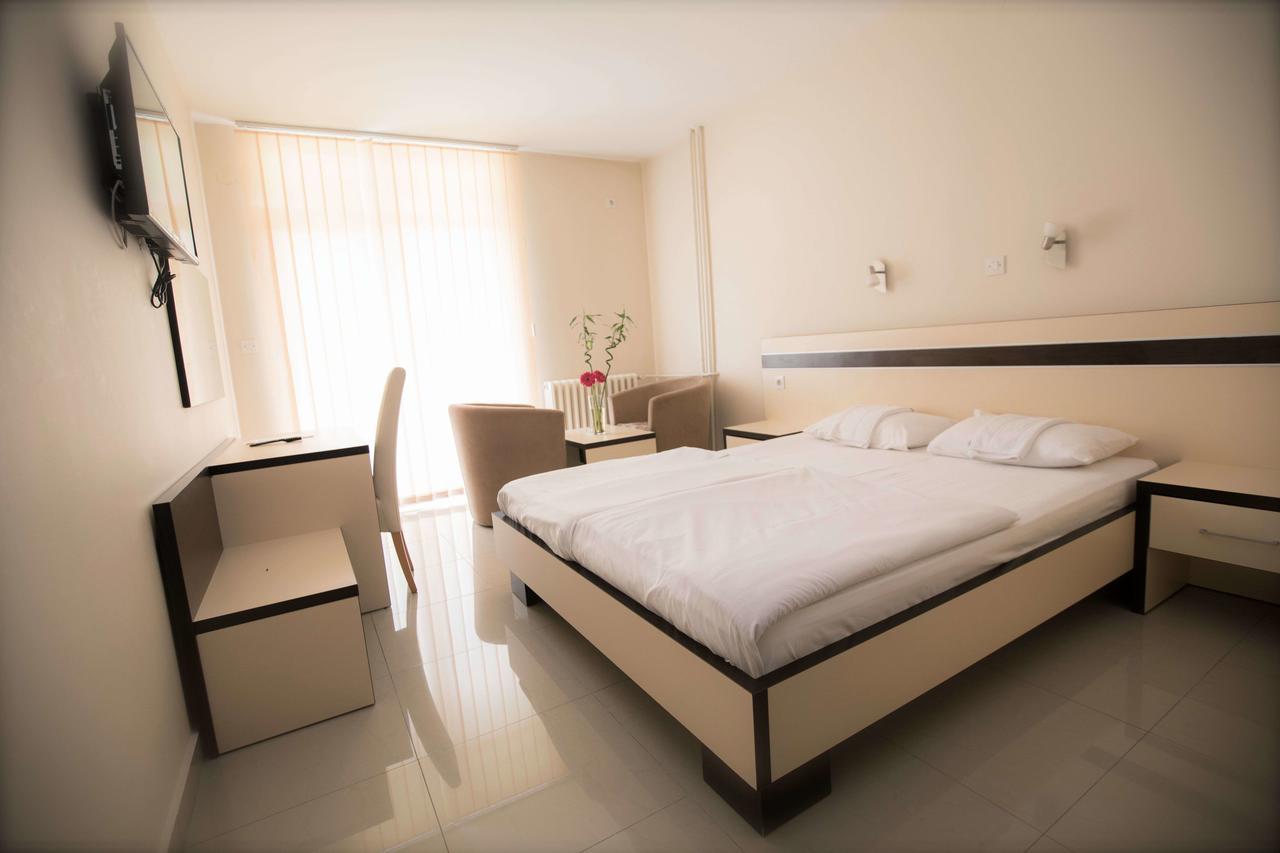Hotel Zelengora Foca Bagian luar foto