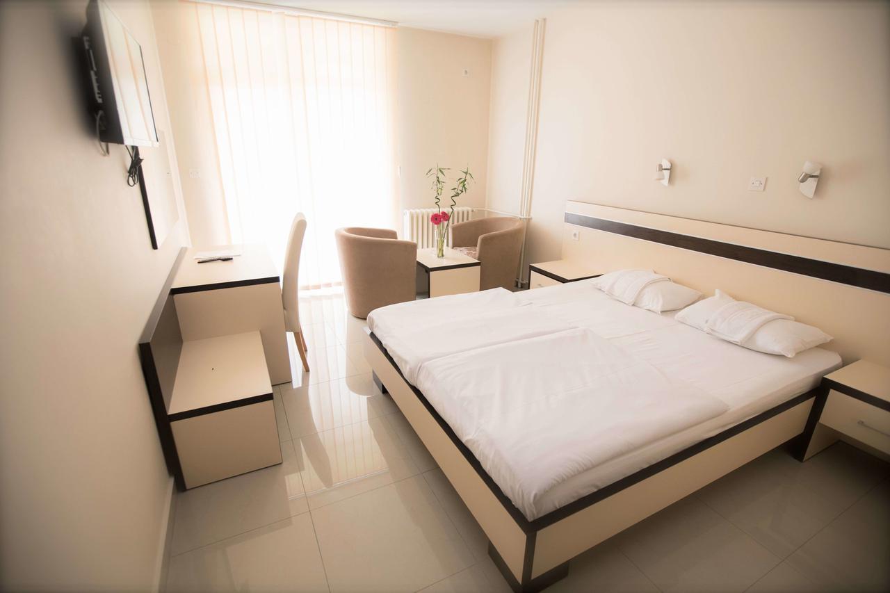 Hotel Zelengora Foca Bagian luar foto