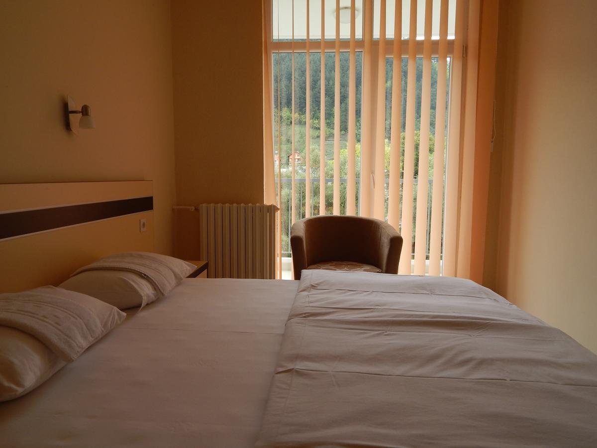 Hotel Zelengora Foca Bagian luar foto
