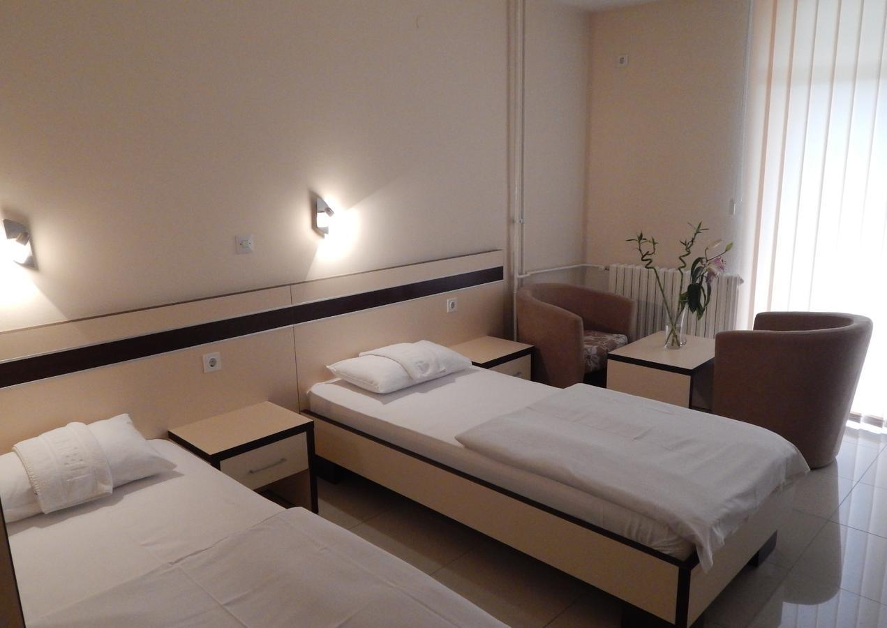 Hotel Zelengora Foca Bagian luar foto